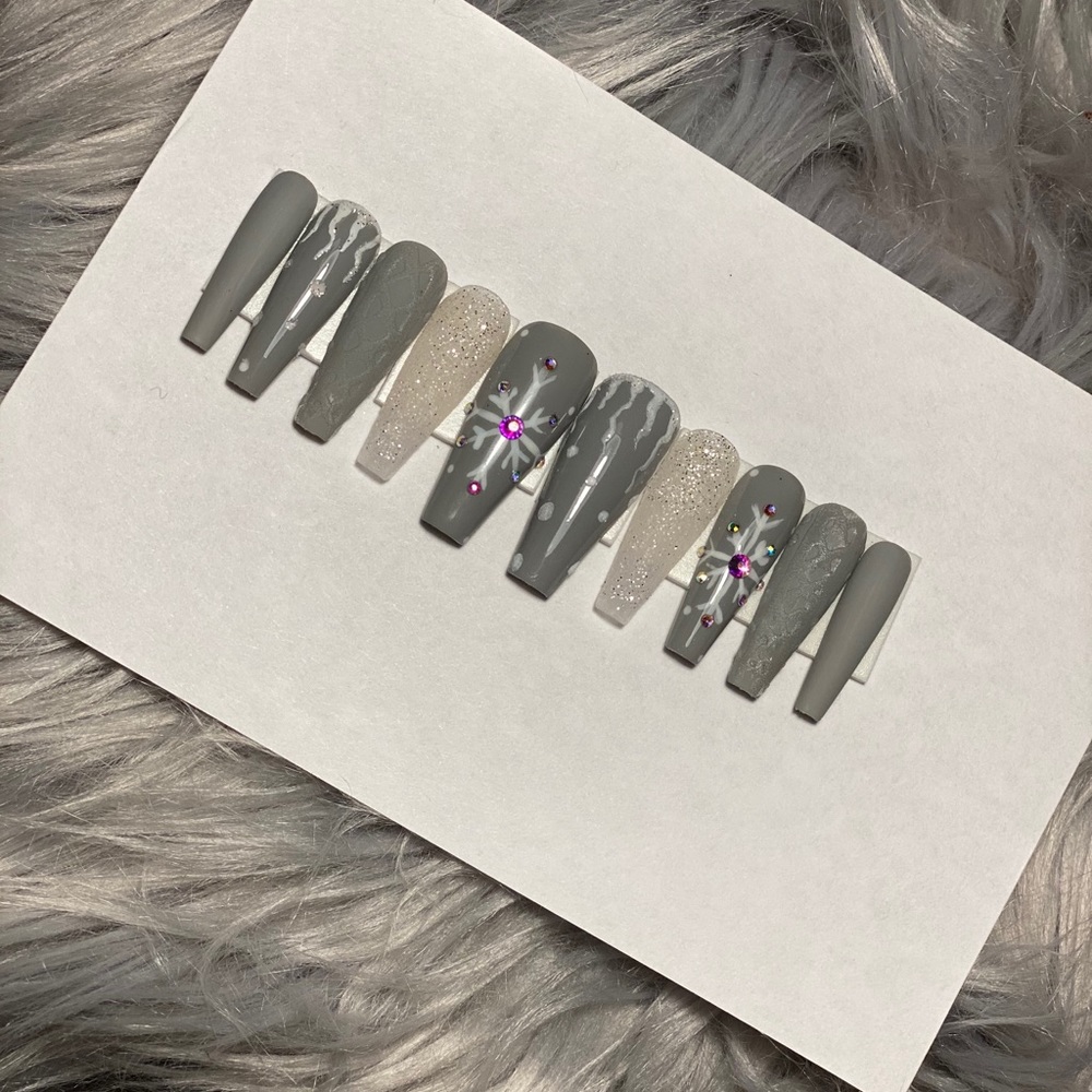 Grey Winter Themed Press on Nails
